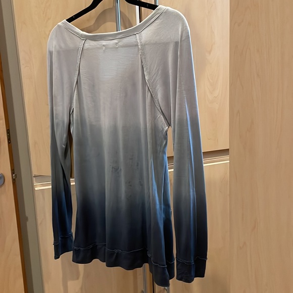 Umbre long sleeve pocket shirt or tunic. - Picture 2 of 2